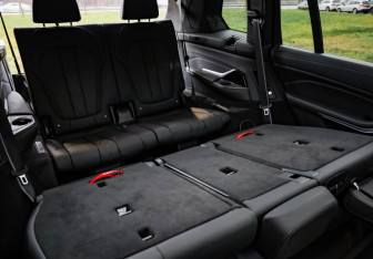 Подержанный автомобиль BMW X7 2023 года (33 фото)