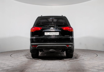 Подержанный автомобиль Mitsubishi Pajero Sport 2012 года (6 фото)