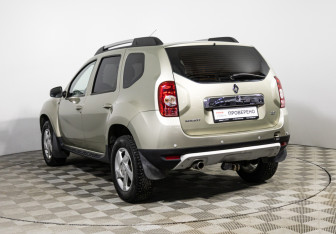 Подержанный автомобиль Renault Duster 2013 года (7 фото)