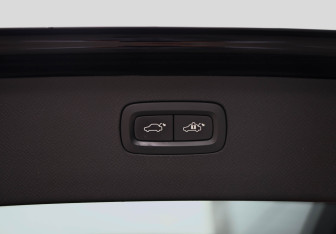 Подержанный автомобиль Volvo XC90 2019 года (30 фото)