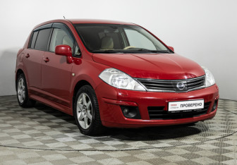 Подержанный автомобиль Nissan Tiida Hatchback 2011 года (3 фото)