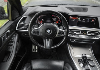 Подержанный автомобиль BMW X5 2019 года (14 фото)