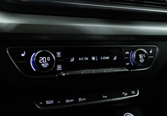 Подержанный автомобиль Audi Q5 2018 года (18 фото)