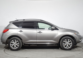 Подержанный автомобиль Nissan Murano Suv 2010 года (4 фото)