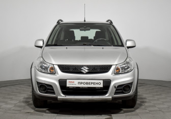 Подержанный автомобиль Suzuki SX4 Hatchback 2012 года (2 фото)