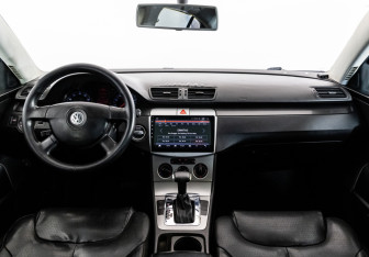 Подержанный автомобиль Volkswagen Passat Sedan 2006 года (10 фото)