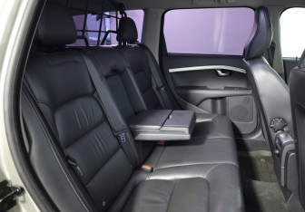 Подержанный автомобиль Volvo XC70 2012 года (14 фото)