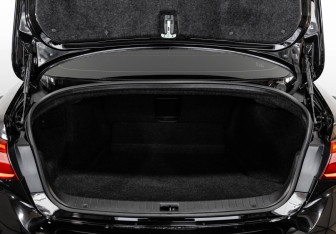 Подержанный автомобиль Infiniti Q50 2017 года (26 фото)