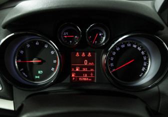 Подержанный автомобиль Opel Mokka 2014 года (12 фото)
