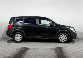 Подержанный автомобиль Chevrolet Orlando 2011 года (4 фото)
