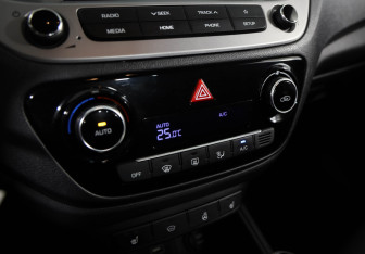 Подержанный автомобиль Hyundai Solaris Sedan 2019 года (13 фото)