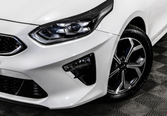 Подержанный автомобиль Kia Ceed Wagon 2019 года (2 фото)