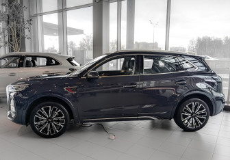 Новый Hongqi HS5 2024 (3 фото)