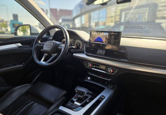 Подержанный автомобиль Audi Q5 2021 года (13 фото)