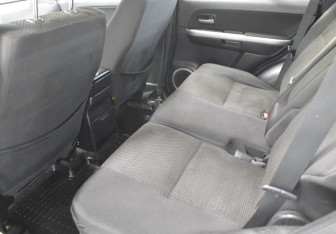 Подержанный автомобиль Suzuki Grand Vitara 2008 года (11 фото)