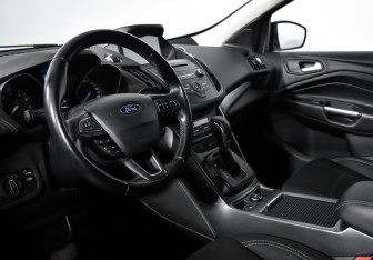 Подержанный автомобиль Ford Kuga 2017 года (9 фото)