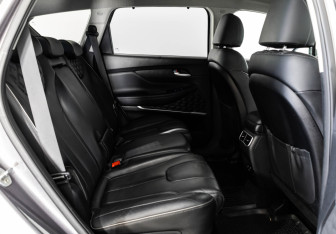 Подержанный автомобиль Hyundai Santa Fe 2021 года (22 фото)