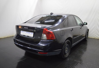 Подержанный автомобиль Volvo S40 2007 года (5 фото)