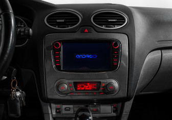 Подержанный автомобиль Ford Focus Sedan 2011 года (16 фото)