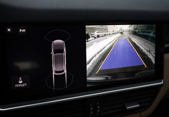 Подержанный автомобиль Porsche Cayenne 2018 года (24 фото)