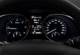 Подержанный автомобиль Hyundai Santa Fe 2016 года (18 фото)