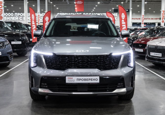 Подержанный автомобиль Kia Sorento 2024 года (3 фото)