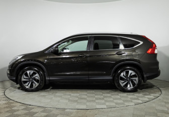 Подержанный автомобиль Honda CR-V 2015 года (8 фото)