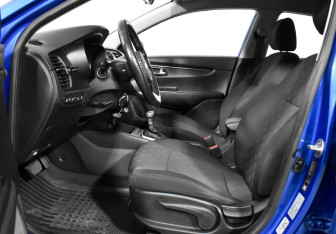 Подержанный автомобиль Kia Rio Hatchback 2019 года (10 фото)