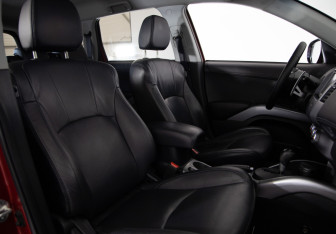 Подержанный автомобиль Mitsubishi Outlander 2011 года (11 фото)