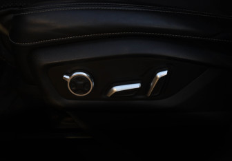 Подержанный автомобиль Audi Q7 2017 года (19 фото)