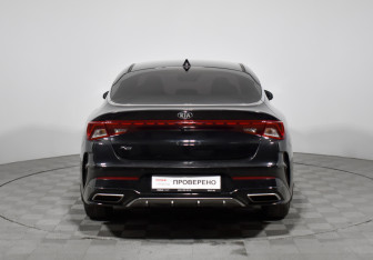 Подержанный автомобиль Kia K5 2021 года (6 фото)