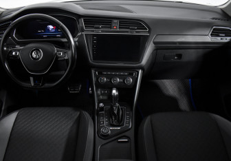 Подержанный автомобиль Volkswagen Tiguan 2017 года (18 фото)