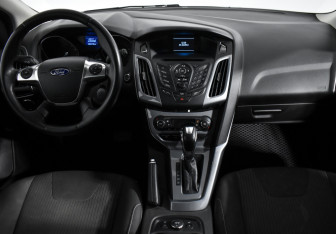 Подержанный автомобиль Ford Focus Wagon 2013 года (15 фото)