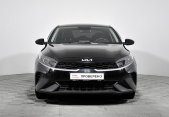 Подержанный автомобиль Kia Cerato Sedan 2022 года (2 фото)