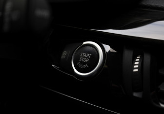 Подержанный автомобиль BMW X5 2014 года (14 фото)