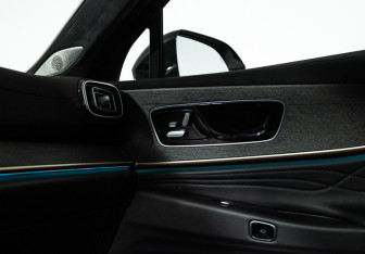 Подержанный автомобиль Jaecoo J8 2024 года (23 фото)