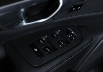 Подержанный автомобиль Volvo V90 Cross Country 2019 года (18 фото)