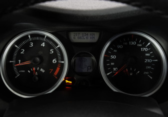 Подержанный автомобиль Renault Megane Sedan 2008 года (16 фото)