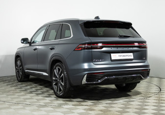 Подержанный автомобиль Geely Monjaro 2024 года (7 фото)