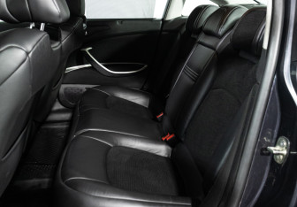 Подержанный автомобиль Citroen C5 Sedan 2011 года (10 фото)