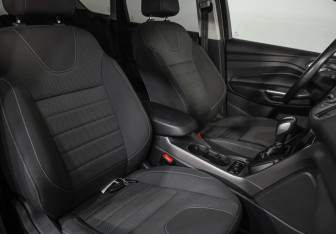 Подержанный автомобиль Ford Kuga 2015 года (21 фото)