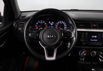 Подержанный автомобиль Kia Rio Hatchback 2020 года (10 фото)