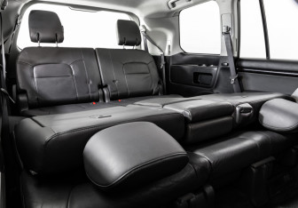 Подержанный автомобиль Toyota Land Cruiser Suv 2008 года (26 фото)