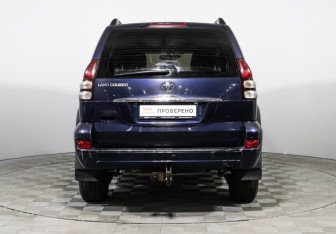 Подержанный автомобиль Toyota Land Cruiser Prado 2007 года (6 фото)