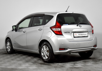 Подержанный автомобиль Nissan Note 2016 года (5 фото)
