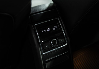 Подержанный автомобиль Skoda Superb Liftback 2011 года (15 фото)