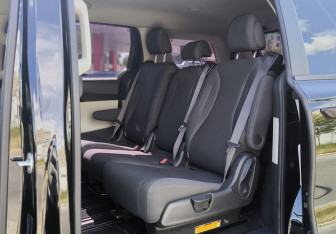 Подержанный автомобиль Kia Carnival 2021 года (16 фото)