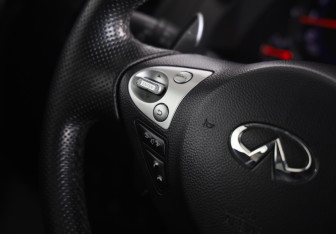 Подержанный автомобиль Infiniti FX 2008 года (12 фото)