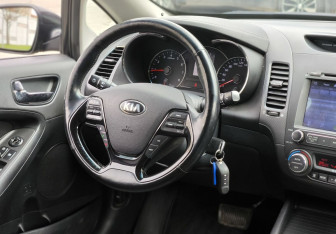 Подержанный автомобиль Kia Cerato Sedan 2018 года (15 фото)