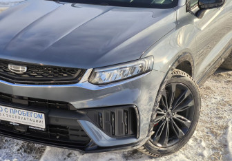 Подержанный автомобиль Geely Tugella 2023 года (8 фото)